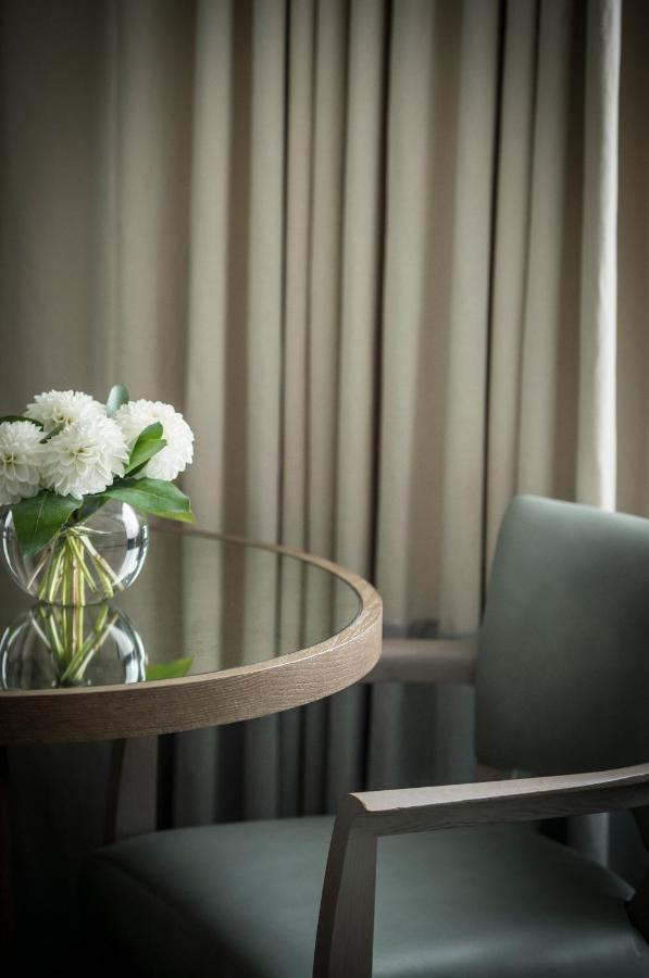 The Marylebone Hotel Londýn Exteriér fotografie Curtain
